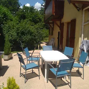 Rouge Dans Maison Avec Parking Bed & Breakfast